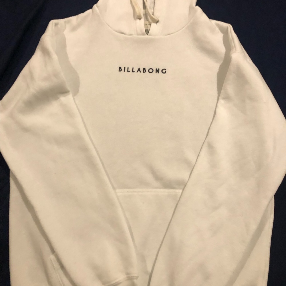Boy’s Billabong Pullover in White, Size XS.